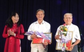 Truy tặng danh hiệu Nghệ nhân dân gian cho cố nhạc sĩ Cao Văn Lầu