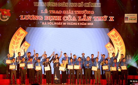 150 thanh niên nông thôn vinh dự nhận giải thưởng Lương Định Của năm 2015