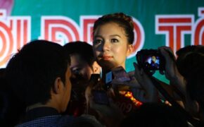 Nhan sắc tài năng và giấc mơ mồ côi