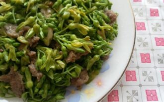 Thịt bò xào hoa thiên lý