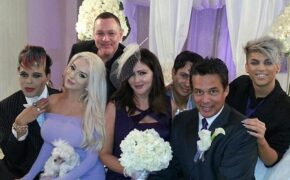 Cô dâu tuổi teen làm phù dâu trong đám cưới của mẹ