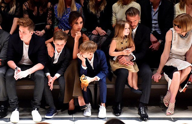 Vợ chồng Beckham hạnh phúc kỷ niệm 16 năm ngày cưới - 4 Victoria Beckham