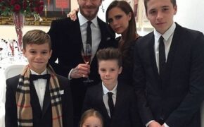 Vợ chồng Beckham hạnh phúc kỷ niệm 16 năm ngày cưới