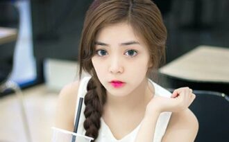 Vẻ đẹp “ngọt ngào” nữ sinh 19 tuổi có thu nhập đáng mơ ước