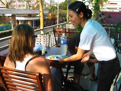 Du học sinh làm thêm: Tự lập nơi đất khách