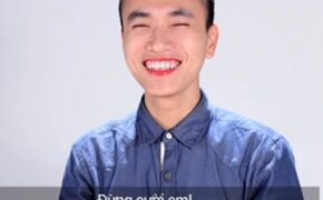 Cười “bể bụng” xem clip các chàng trai tự trang điểm