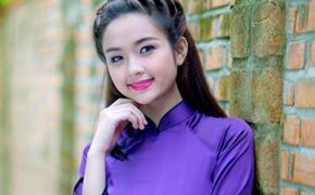 Ngắm “cô gái đẹp nhất Tuyên Quang” diện áo dài tím thơ mộng