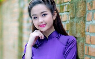 Ngắm “cô gái đẹp nhất Tuyên Quang” diện áo dài tím thơ mộng
