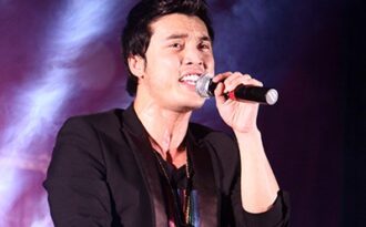 Ưng Hoàng Phúc sống lại thời “vàng son” cùng SV Hà Nội