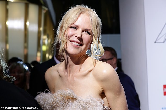  Nicole Kidman cười rạng rỡ khi dự lễ trao giải ARIA Awards diễn ra tại Úc ngày 27/11 vừa qua 