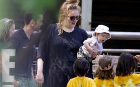 Adele bế con trai 8 tháng tuổi đi chơi