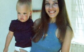 Thích thú với loạt ảnh “độc” thời ấu thơ của Angelina Jolie