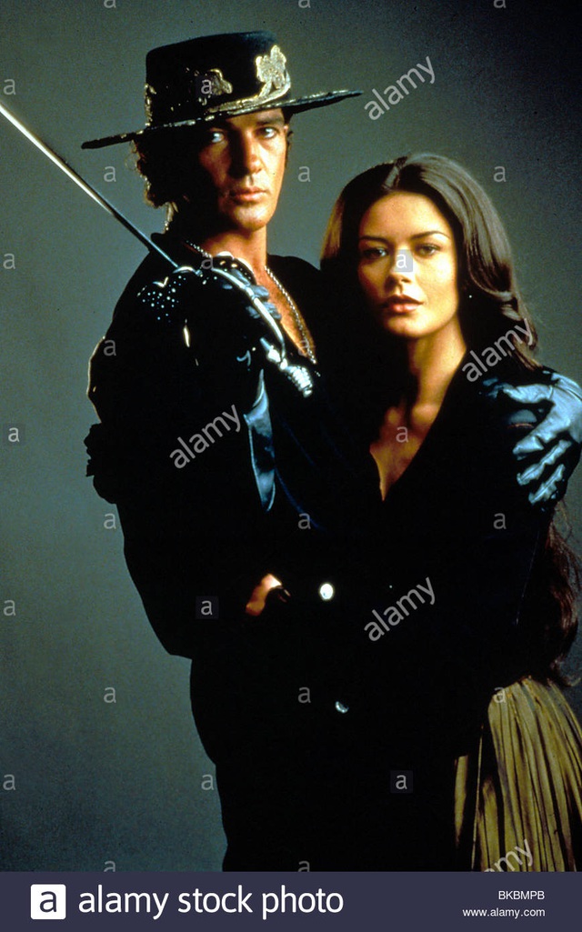  Antonio Banderas và Catherine Zeta-Jones trong Mặt nạ của Zorro - bộ phim từng làm mưa làm gió phòng vé năm 1998 với kinh phí làm phim 95 triệu USD và doanh thu đạt hơn 250 triệu USD 