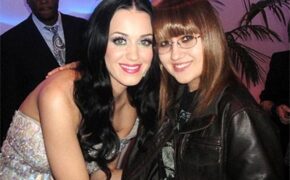 Gặp cô gái có ảnh với tất cả sao “bự”