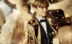 Burberry Tết Ất Mùi 2015 – Vàng son phú quý