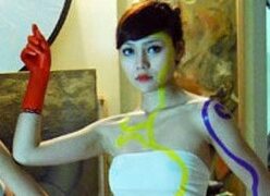 Thiếu nữ kể chuyện trút “xiêm y” vì nghệ thuật