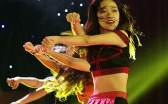 Mãn nhãn đêm nhạc kịch “chiêu đãi” tân sinh viên trường Báo