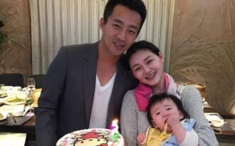 Từ Hy Viên đón Giáng sinh ngọt ngào bên chồng con