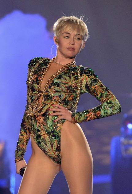 Miley Cyrus lần đầu nhận được đề cử Grammy dành cho Album nhạc Pop