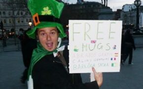 Làm gì để có tiền đi phượt khắp thế giới?