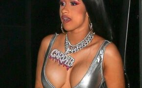 Cardi B gây choáng với áo hở bạo