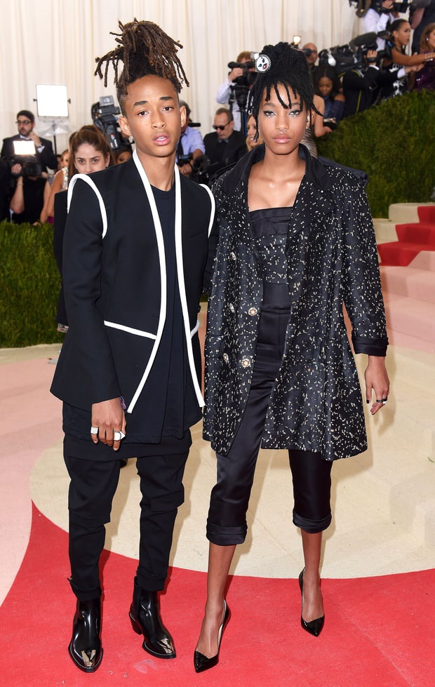  Jaden và Willow Smith - hai con của cặp diễn viên đình đám Will Smith và Jada Pinkett Smith là 2 fashionista đình đám nước Mỹ hiện nay. Cả hai cùng đắt show sự kiện và xuất hiện trên nhiều tạp chí thời trang lớn 