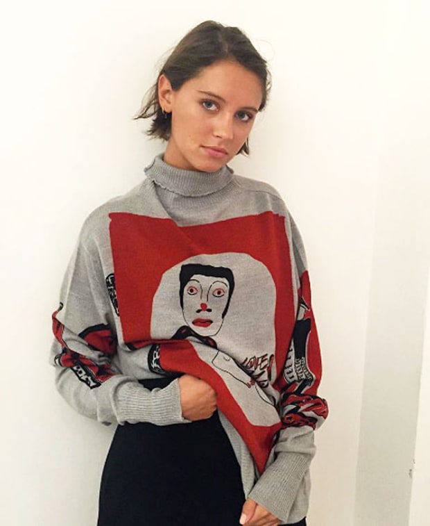  Iris Law là con gái của nam diễn viên Jude Law và vợ Sadie Frost. Cô gái cá tính này đã quảng cáo cho nhãn hiệu Illustrated People và xuất hiện trên tạp chí Teen Vogue 