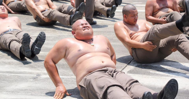 Thừa cân béo phì, cảnh sát Thái Lan bị gửi đến trại... triệt mỡ - 3