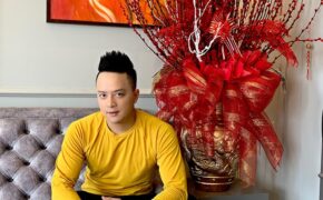 Cao Thái Sơn tự tay trang trí hoa cho biệt thự triệu đô để đón Tết