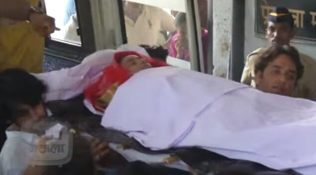 Hình ảnh đau xót trong tang lễ “Cô dâu 8 tuổi”