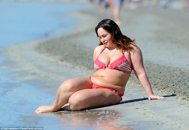  Chanelle Hayes buồn phiền với vóc dáng hiện tại nhưng chưa có giải pháp cụ thể để giảm cân 