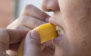 Mẹo chăm sóc răng miệng “tại gia” để có nụ cười trắng sáng