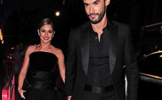 Cheryl Cole xinh đẹp mở tiệc hậu đám cưới bên bạn bè