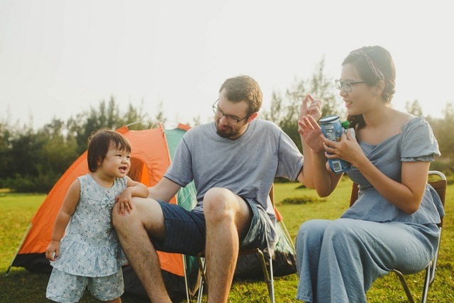 Chuyện tình nửa vòng trái đất của cô gái Quảng Bình và anh chàng si tình người Mỹ - 1