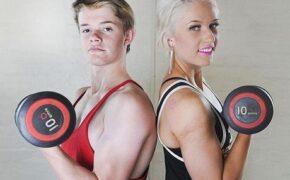 Choáng với cơ bắp cuồn cuộn của cậu bé mới 14 tuổi