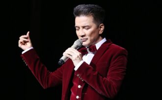 Đàm Vĩnh Hưng gây sốc khi hát nhạc… tang lễ trong đêm nhạc riêng