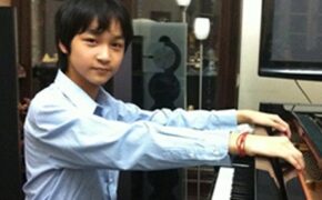 Con trai ca sĩ Thanh Lam giành giải Gương mặt trẻ Việt Nam tiêu biểu