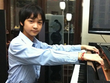 Con trai ca sĩ Thanh Lam giành giải Gương mặt trẻ Việt Nam tiêu biểu