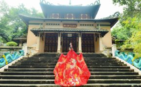 Kim Ngân kiêu sa với áo dài rồng vàng