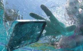 Những thao tác xử lý cần biết khi “sơ cứu” đồ điện tử bị dính nước