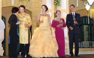 Dustin Nguyễn và Bebe Phạm bí mật tổ chức đám cưới sau 4 năm chung sống