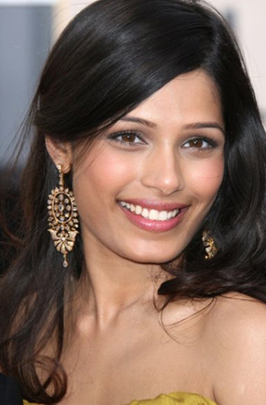 Freida Pinto: Sốc vì danh tiếng đến bất ngờ - 2