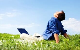 Câu chuyện “khởi nghiệp hay làm thuê” của SV Ngoại thương gây “bão” mạng