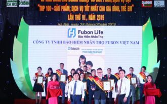 Fubon Life Việt Nam được trao “Bảng Vàng”, 5 lần lọt “Top 100 – Sản phẩm tốt nhất cho gia đình, trẻ em”
