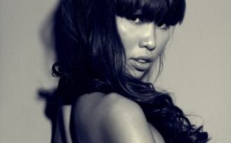 Sau cuộc “khẩu chiến”, Hà Anh ra mắt MV mới