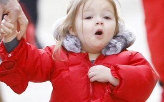 Ngắm cô con gái nhỏ đáng yêu của “bà Beck”