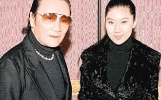 Bố chồng Trương Bá Chi buồn vì chia tay bồ trẻ