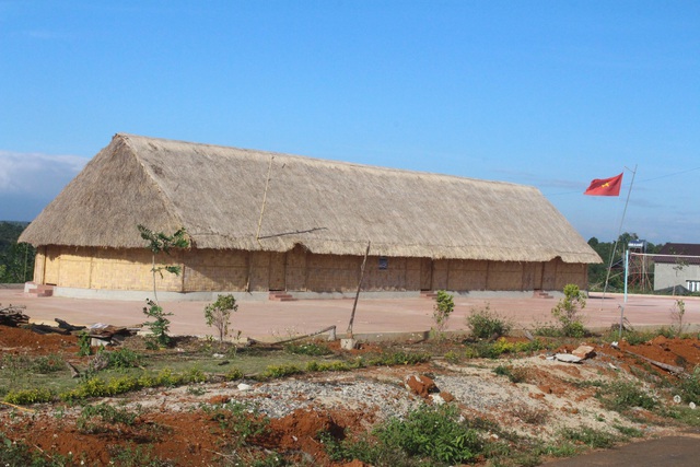 Căn nhà văn hóa cộng đồng được xây dựng trên đất do gia đình Điểu Tam hiến tặng
