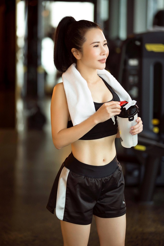 Hoa khôi Doanh nhân Lan Phương khoe dáng chuẩn trong phòng gym.docx.jpeg