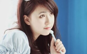 Bà mẹ xinh như “hot girl” trải lòng về việc làm mẹ